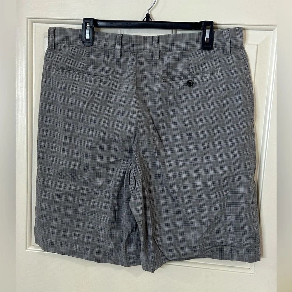 Banana Republic Men’s Size 36 Plaid 11” Chino Shorts